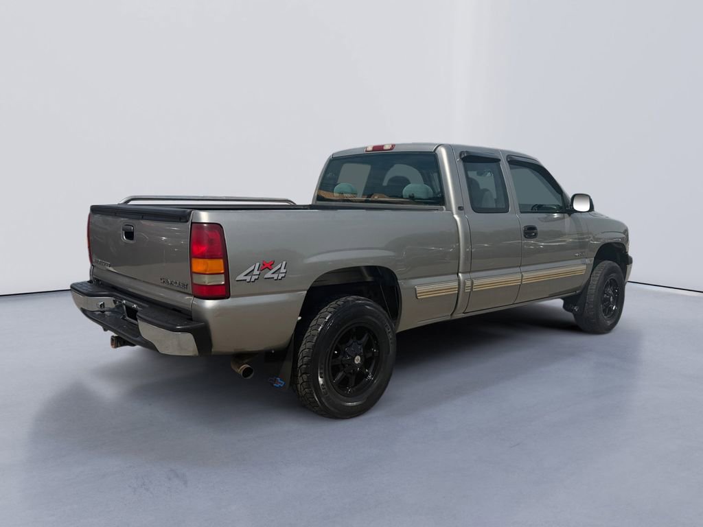 Used 2001 Chevrolet Silverado 1500 LS w/ Firm Ride Suspension Pkg AWD/4WD image 3