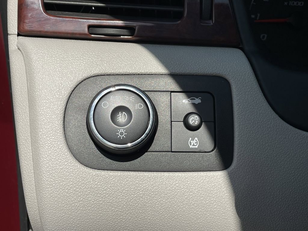 Used 2008 Chevrolet Impala LTZ FWD image 23