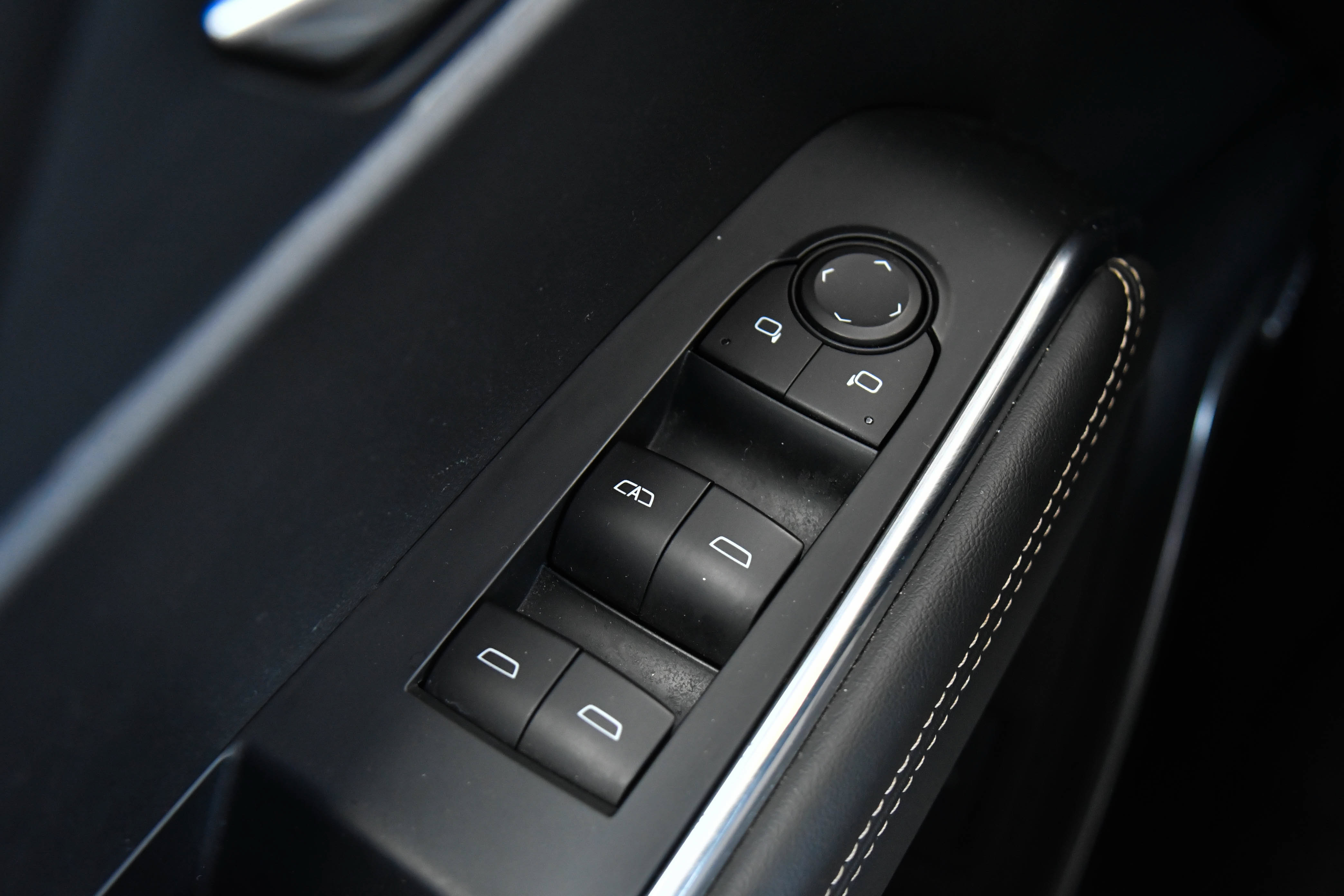 Used 2024 GMC Acadia Elevation FWD image 40