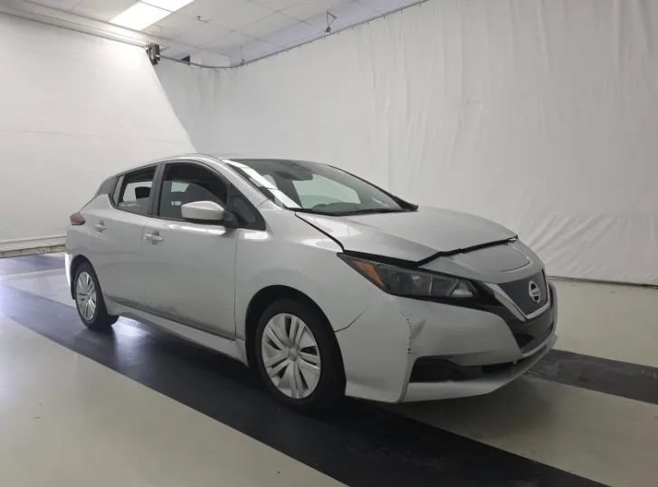 Used 2022 Nissan Leaf S FWD image 1