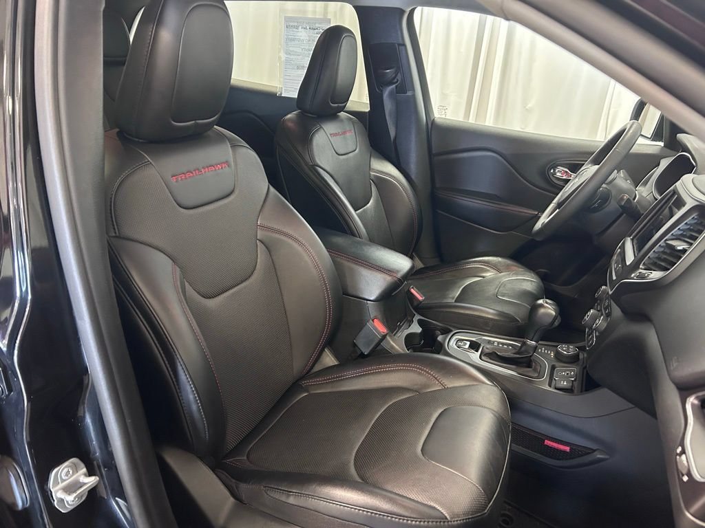Used 2022 Jeep Cherokee Trailhawk w/ Premium Leather Package AWD/4WD image 21