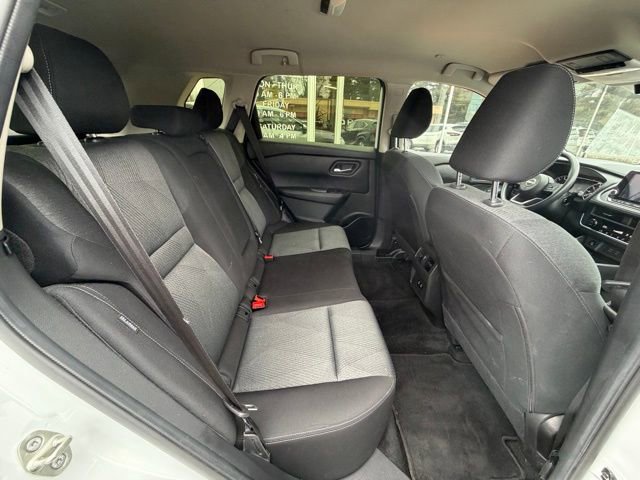 Used 2024 Nissan Rogue SV image 16
