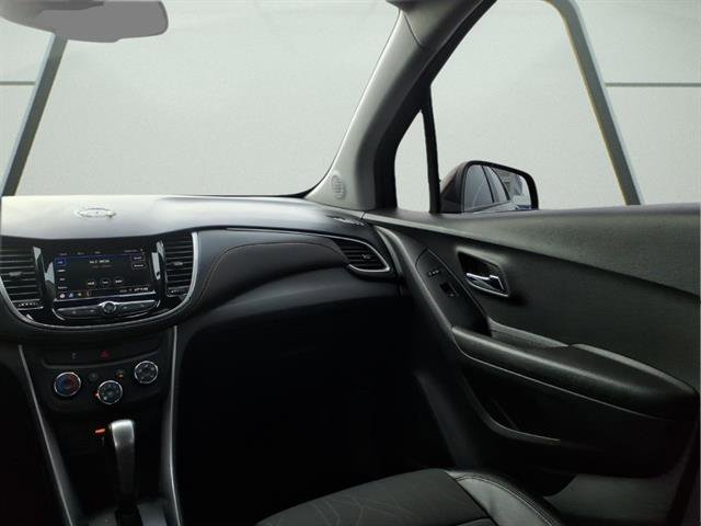 Certified 2021 Chevrolet Trax LT w/ LT Convenience Package image 12