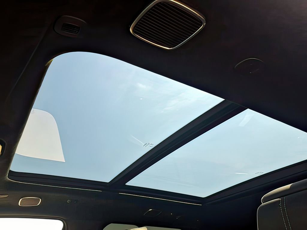 Used 2022 Jeep Grand Wagoneer Series II w/ Premium Group II image 9