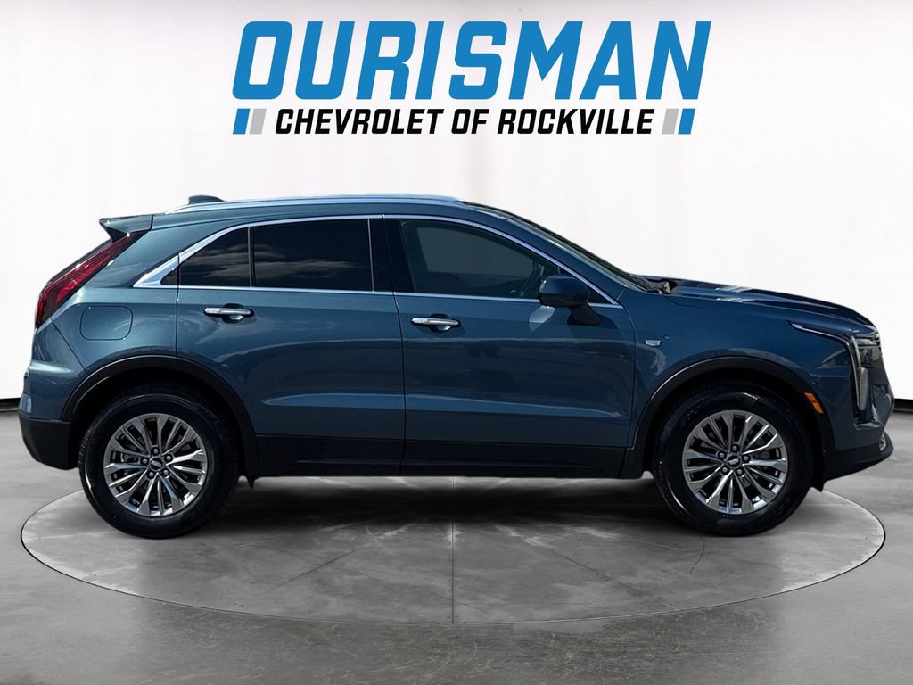 Used 2025 Cadillac XT4 Premium Luxury FWD image 7