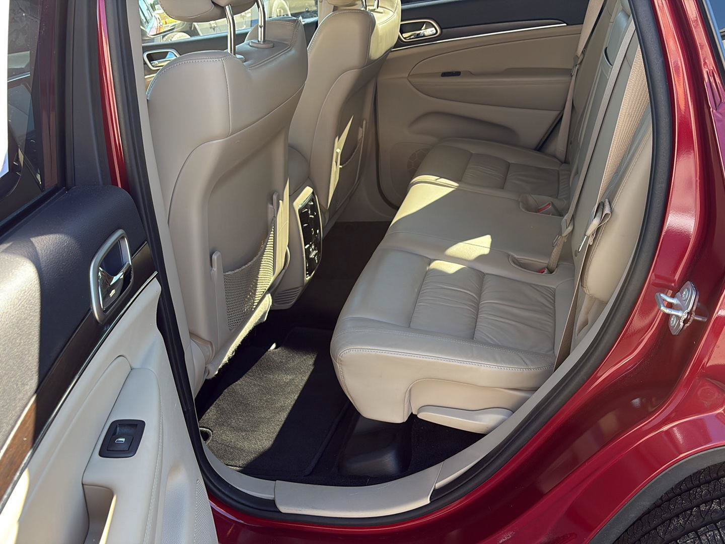 Used 2015 Jeep Grand Cherokee Limited AWD/4WD image 13
