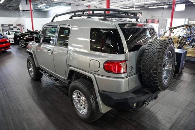 Used 2011 Toyota FJ Cruiser 4WD w/ Upgrade Pkg image 3