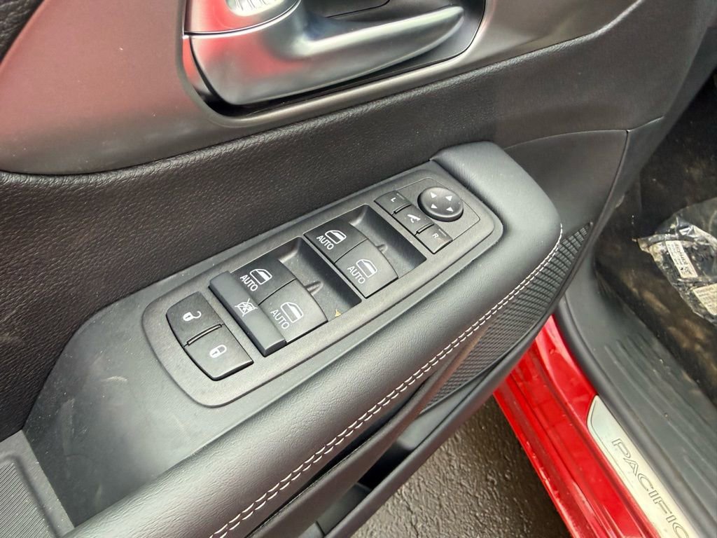 New 2026 Chrysler Pacifica Limited w/ S Appearance Package image 75