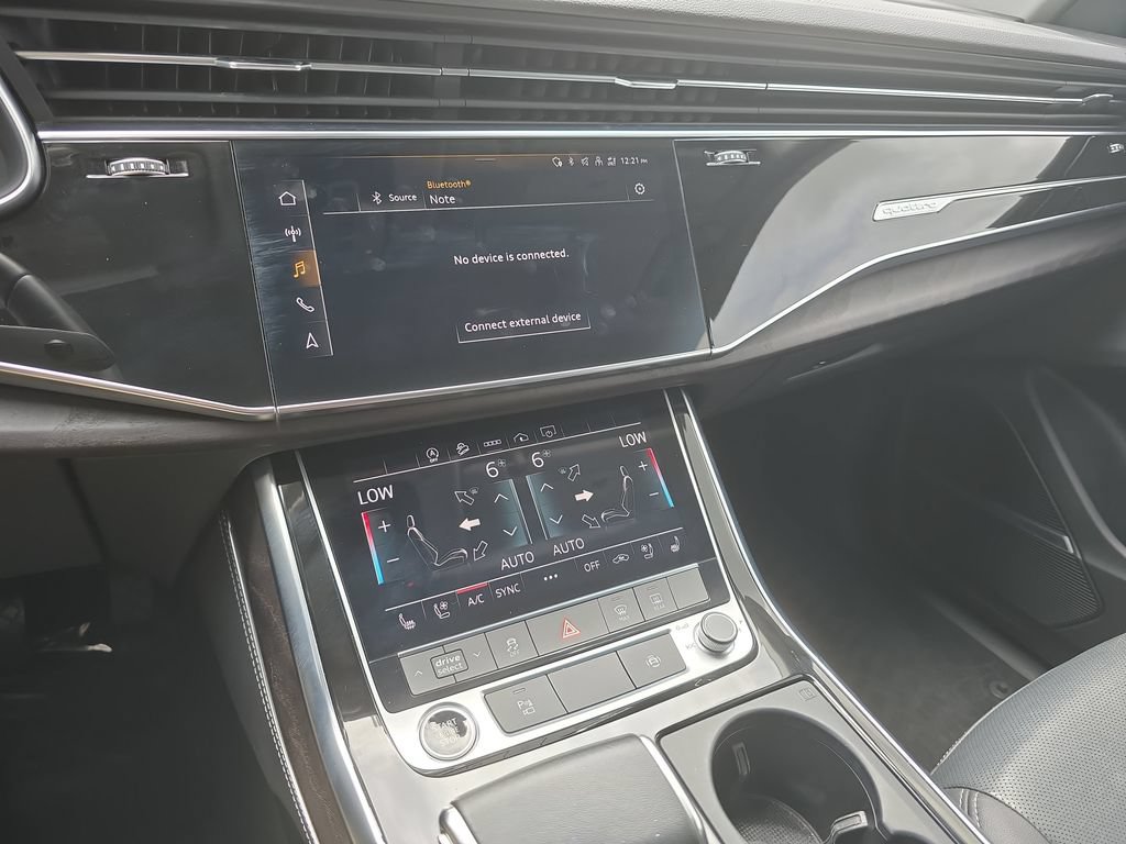 Used 2023 Audi Q8 Premium Plus w/ Premium Plus Package AWD/4WD image 17