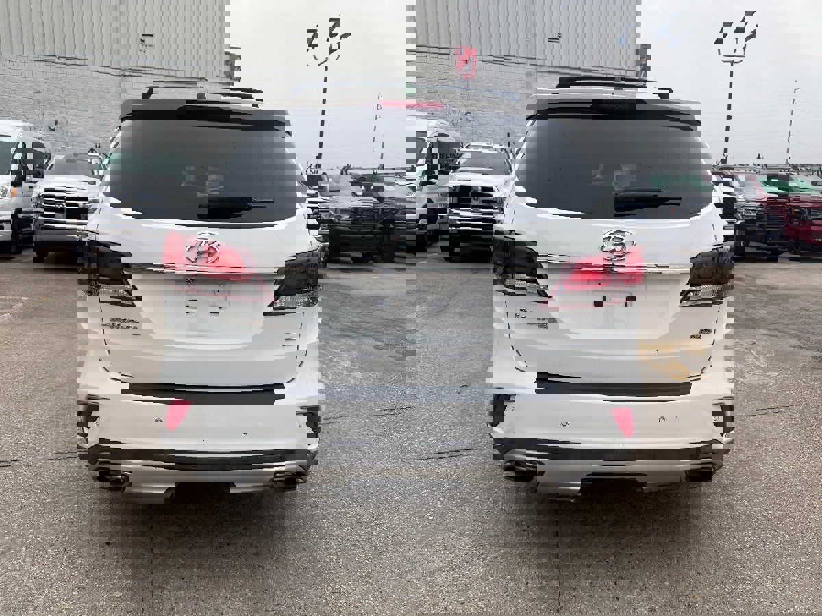 Used 2018 Hyundai Santa Fe SE w/ SE Ultimate Tech Package 03 image 5