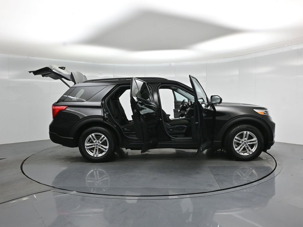 Certified 2023 Ford Explorer XLT RWD image 4