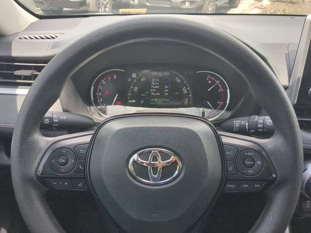 Used 2024 Toyota RAV4 XLE w/ Convenience Package FWD image 31