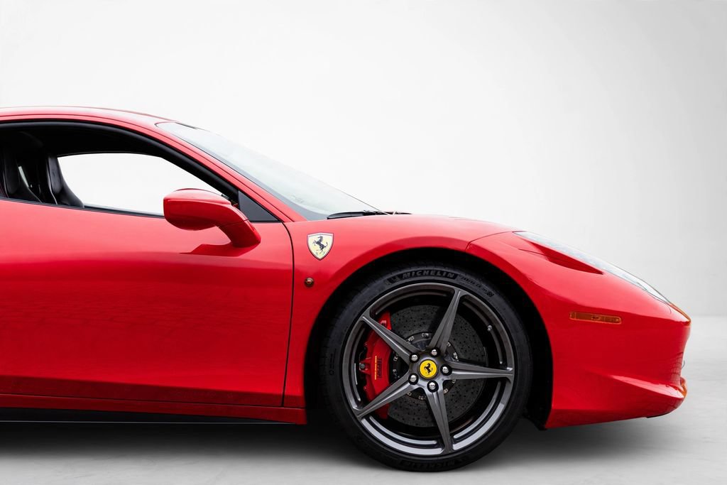 Used 2015 Ferrari 458 Italia Coupe RWD image 17