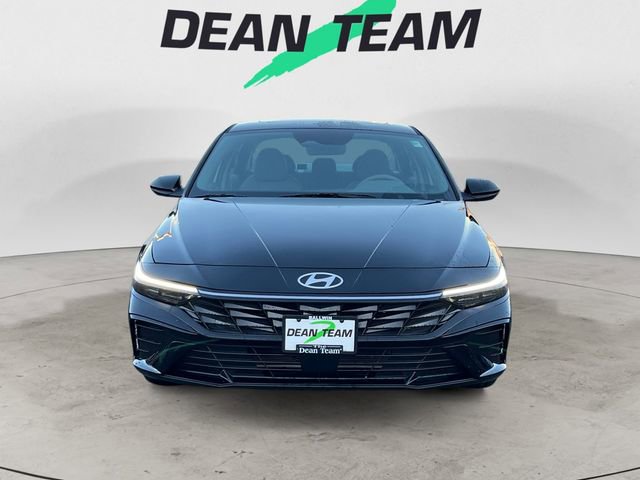 Certified 2025 Hyundai Elantra SEL w/ Cargo Package image 3