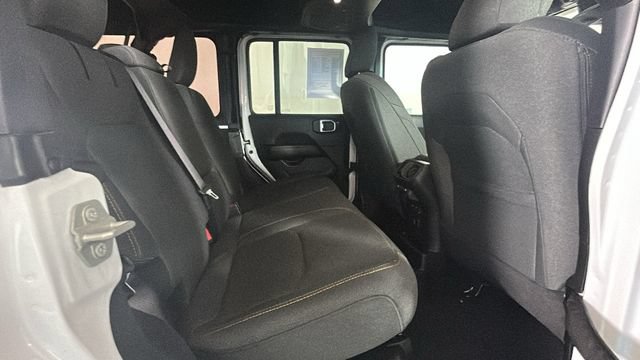 Used 2024 Jeep Wrangler Unlimited Sahara w/ Safety Group AWD/4WD image 27