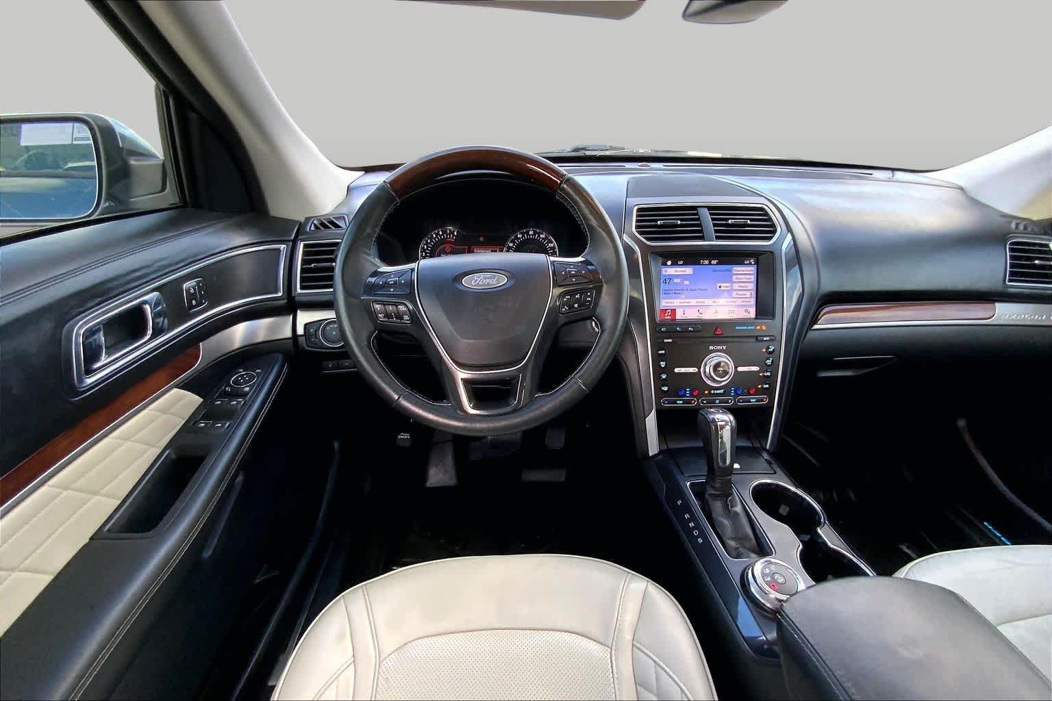 Used 2019 Ford Explorer Platinum AWD/4WD image 6
