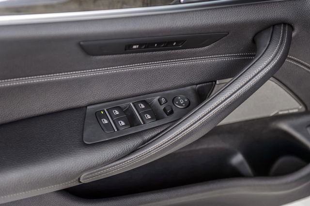 Used 2018 BMW 540i xDrive 540i xDRIVE - M SPORT - NAV - image 48