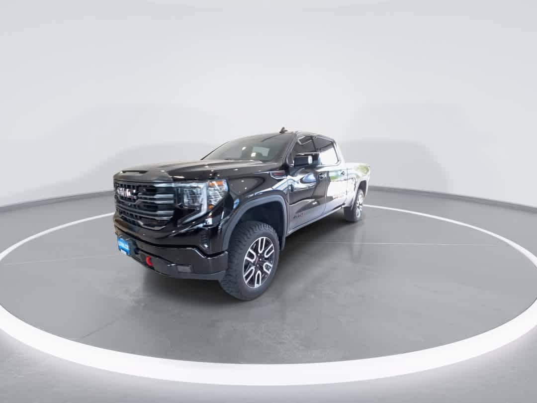 Used 2024 GMC Sierra 1500 AT4 w/ Technology Package AWD/4WD image 4