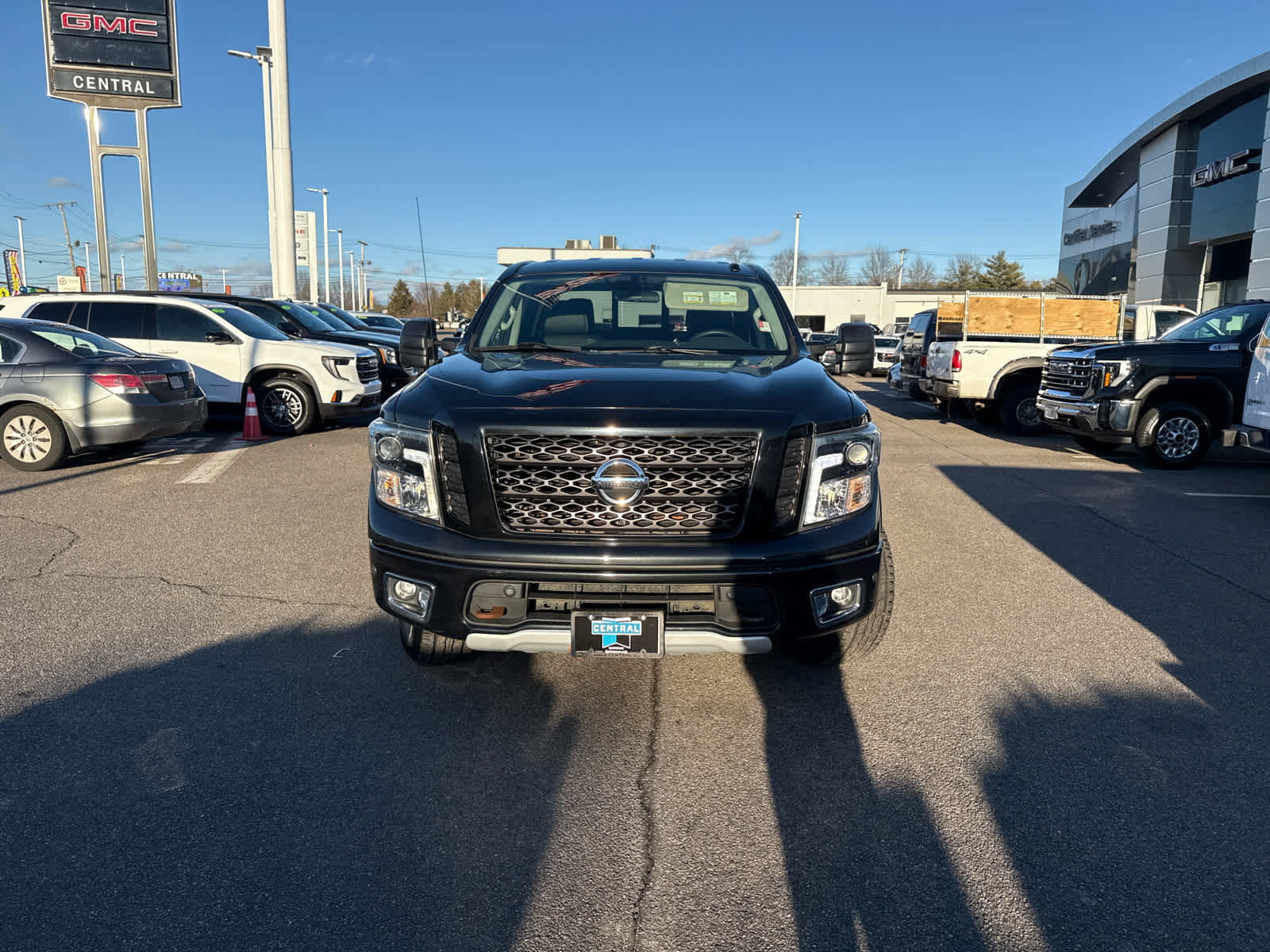 Used 2017 Nissan Titan PRO-4X image 2