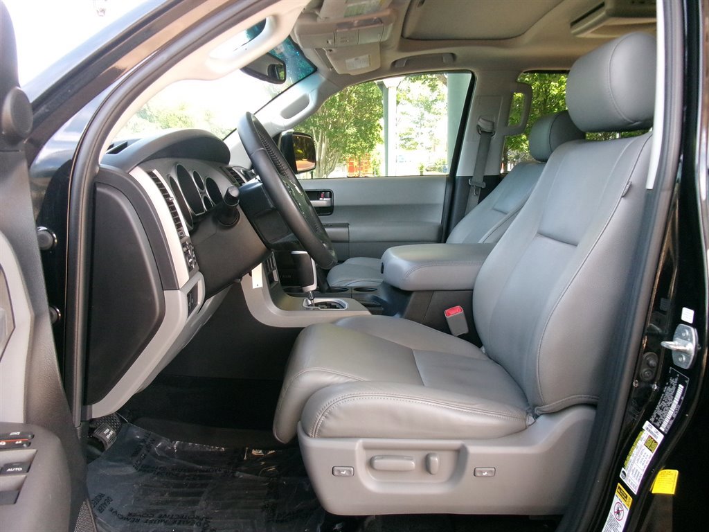 Used 2013 Toyota Sequoia Limited RWD image 9
