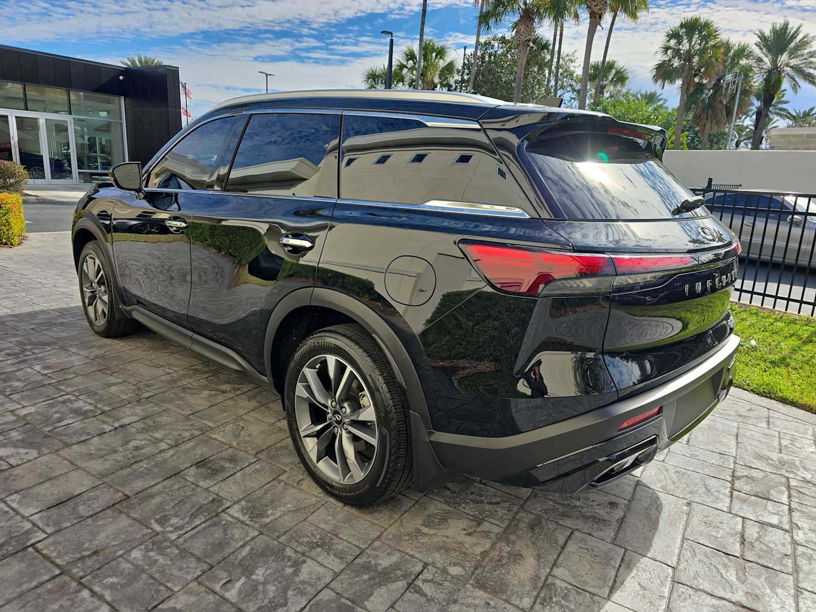 Certified 2024 INFINITI QX60 Luxe image 6