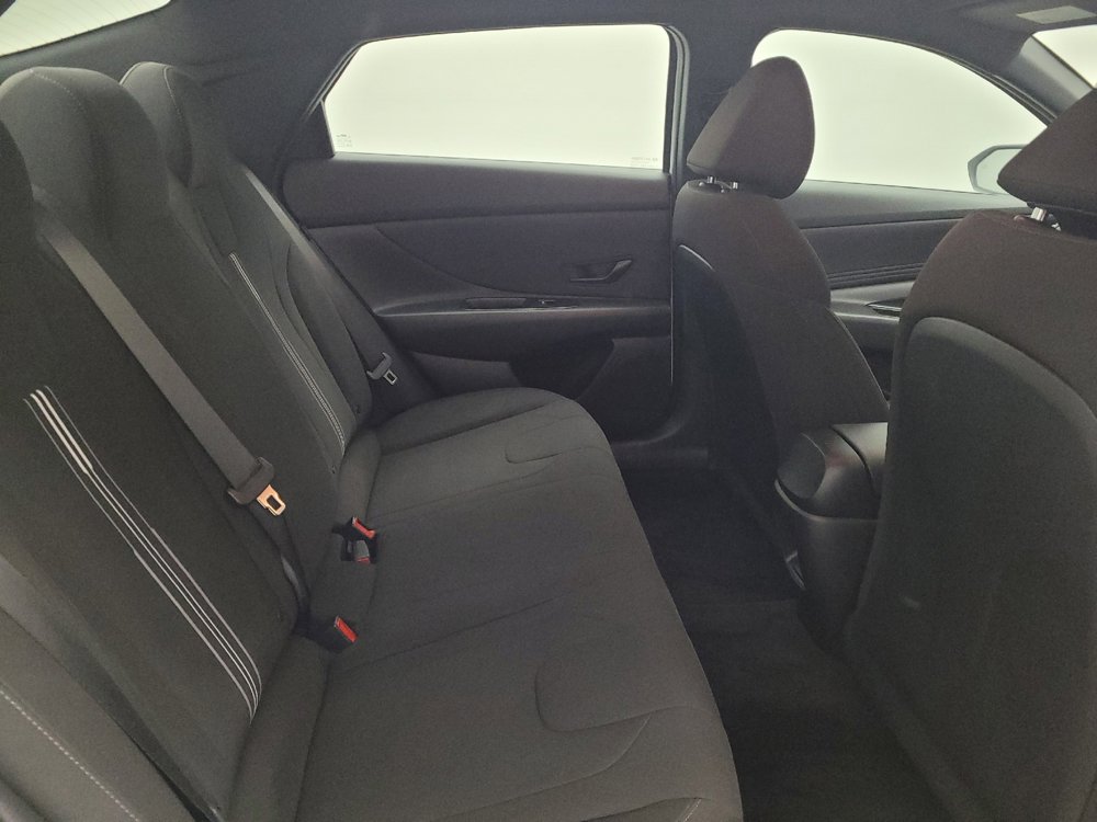 Used 2025 Hyundai Elantra Sport image 19