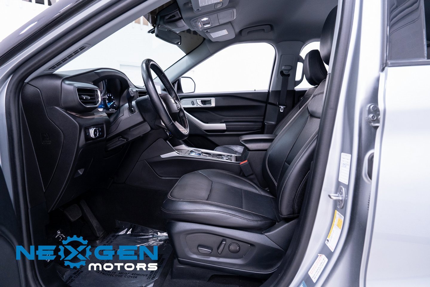 Used 2023 Ford Explorer Limited image 25