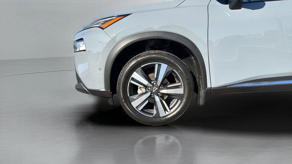 Used 2023 Nissan Rogue SL w/ SL Premium Package image 35