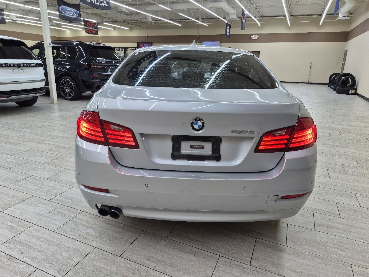 Used 2016 BMW 528i Sedan RWD image 7