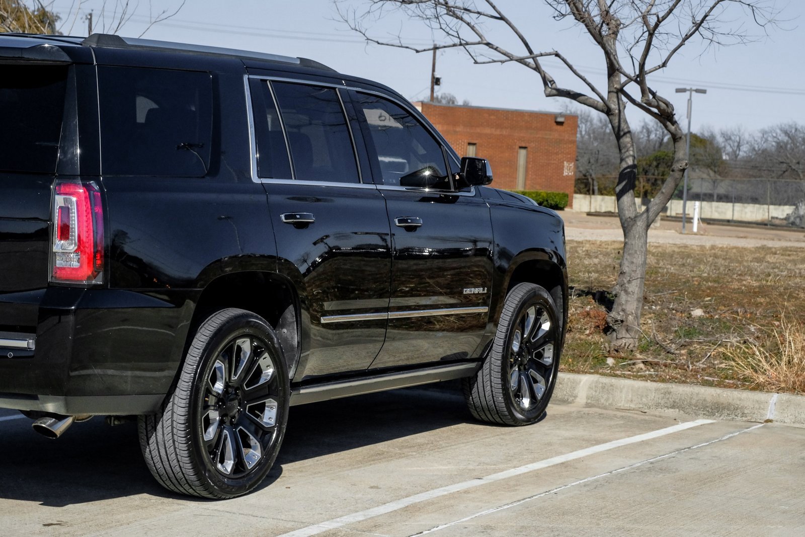 Used 2020 GMC Yukon Denali w/ Denali Ultimate Package image 12