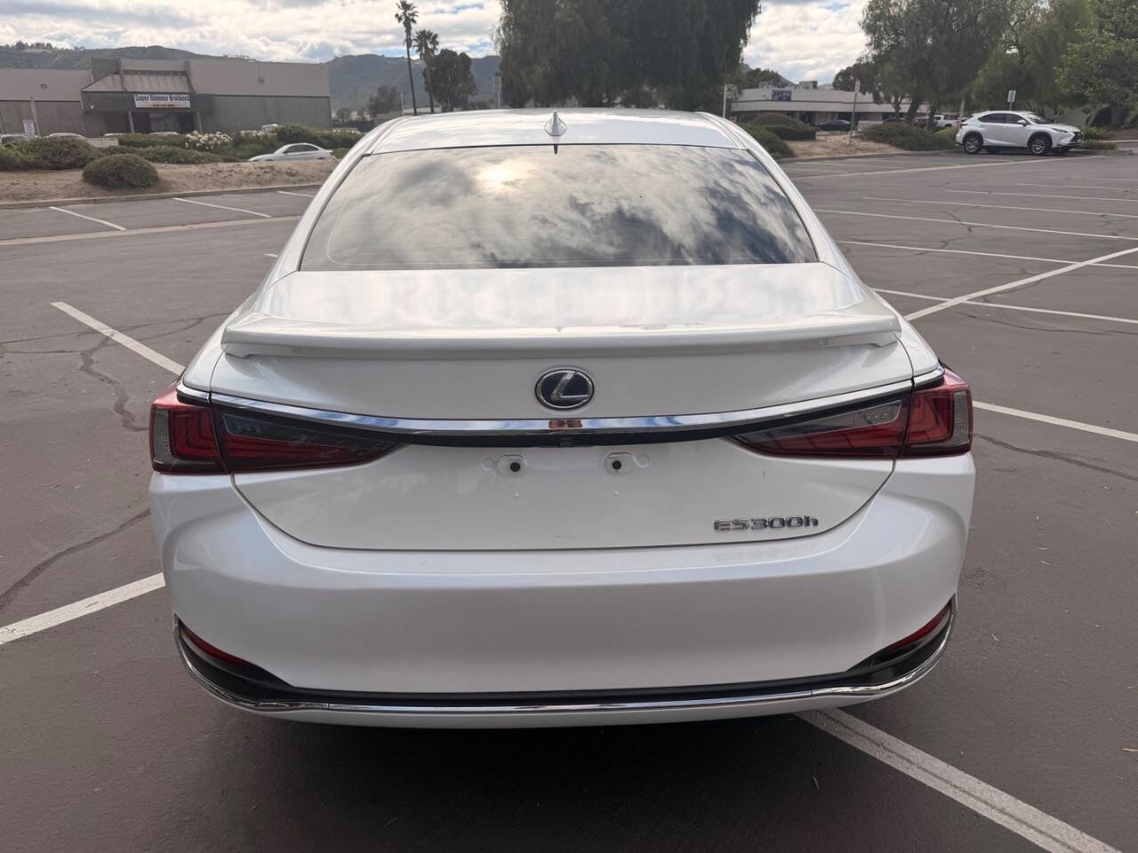 Used 2020 Lexus ES 300h FWD image 10