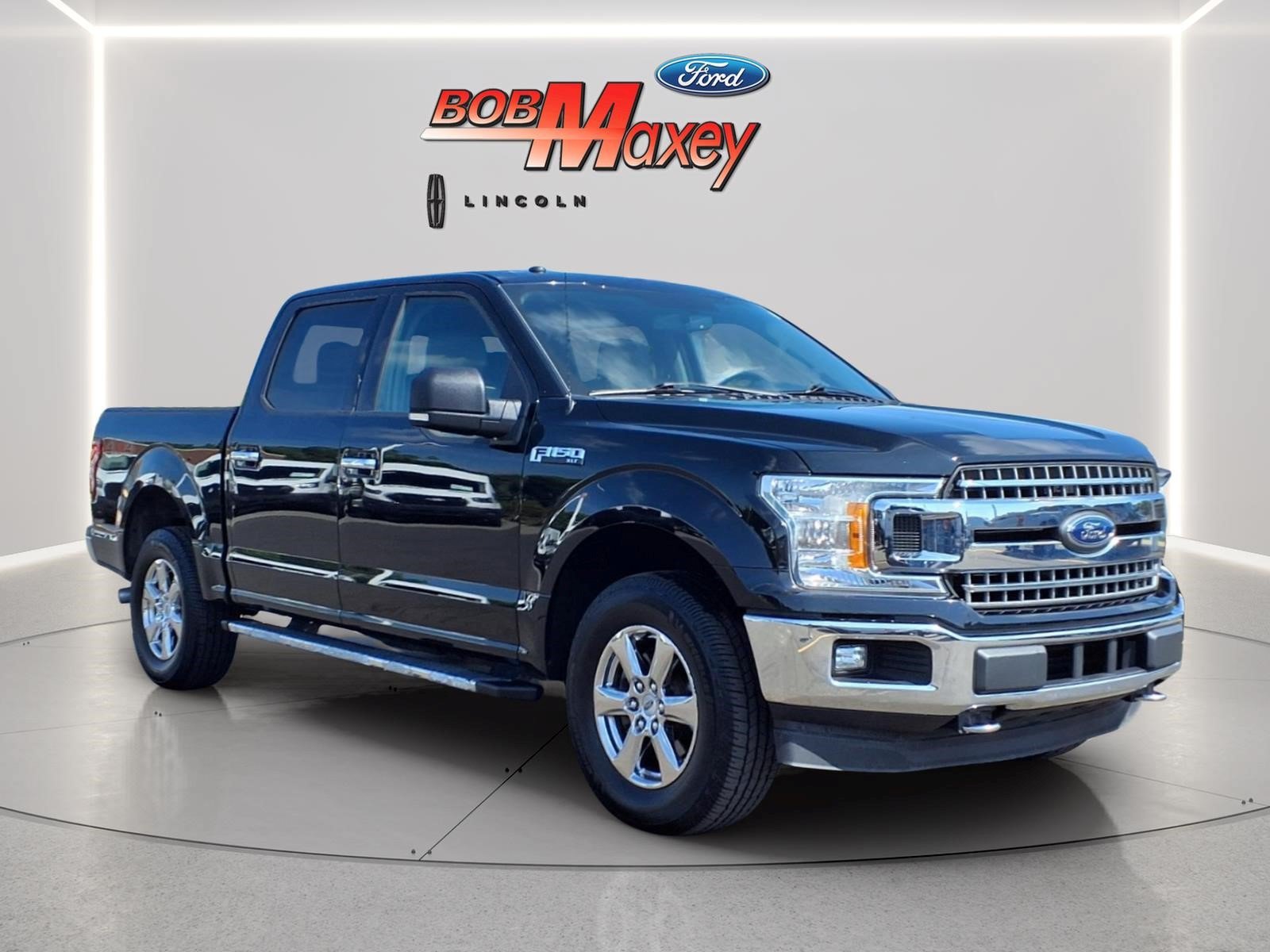 Used 2018 Ford F150 XLT w/ Equipment Group 302A Luxury AWD/4WD image 3
