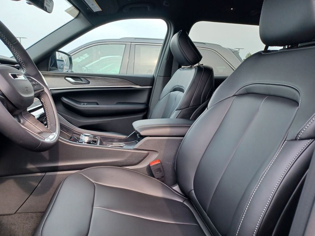 New 2026 Jeep Grand Cherokee L Limited AWD/4WD image 5