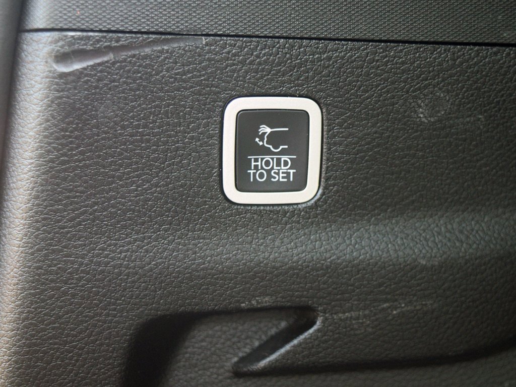 Used 2024 Jeep Wagoneer L Series III w/ Flexible Seating Group image 8