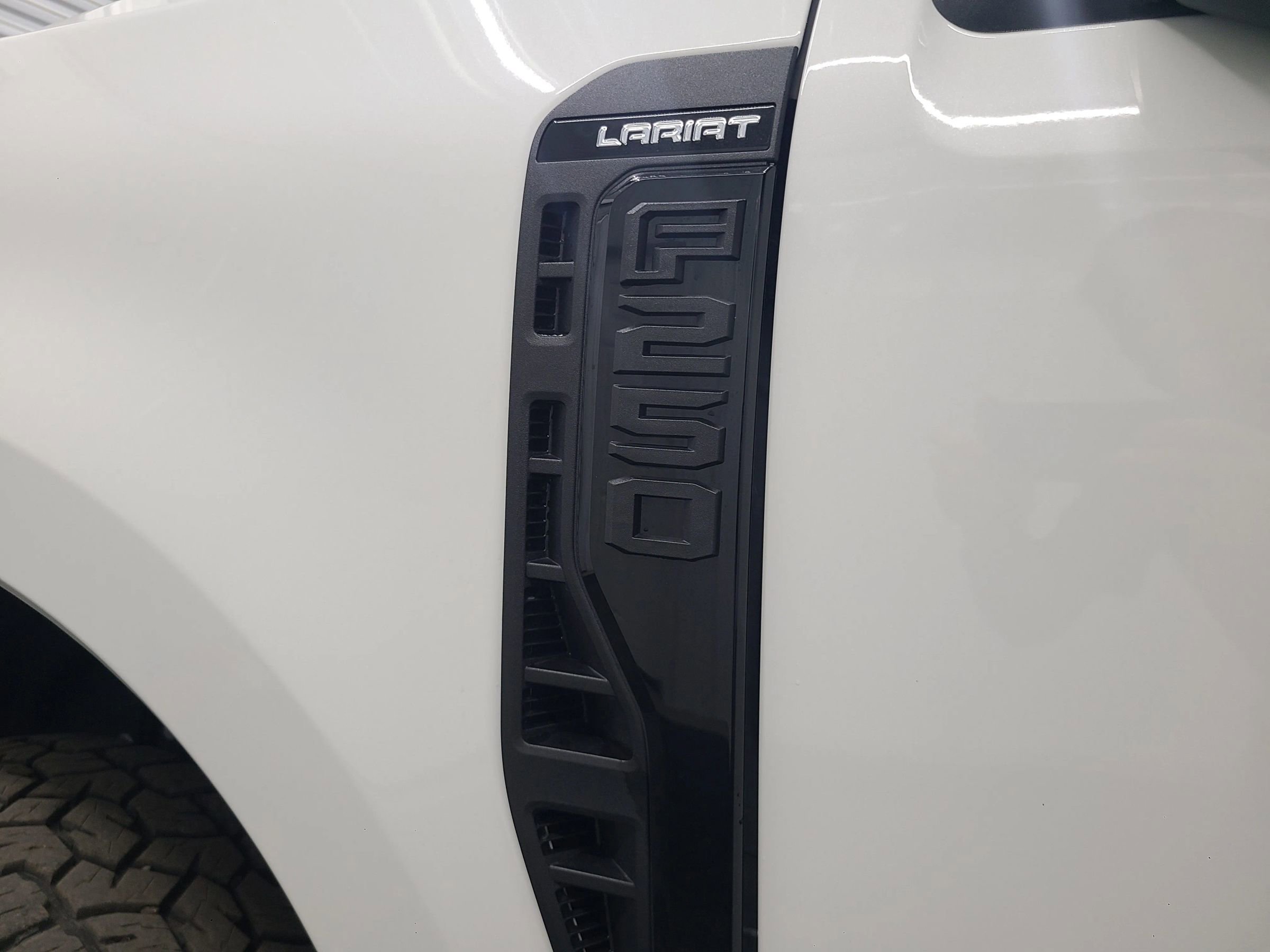 Used 2024 Ford F250 Lariat w/ Sport Appearance Package image 16