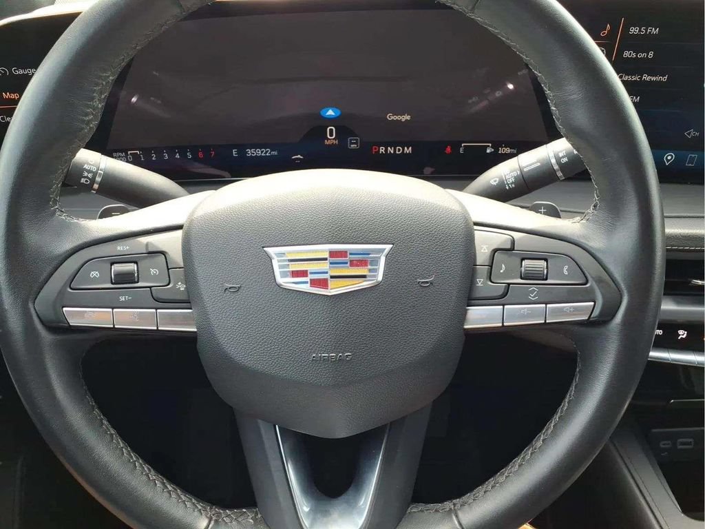 Used 2025 Cadillac XT4 Premium Luxury FWD image 15