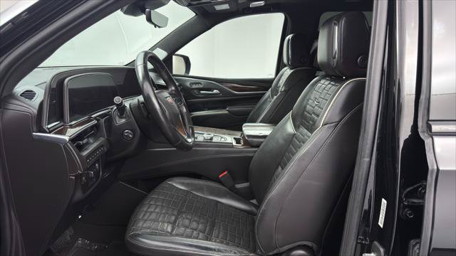 Used 2022 Cadillac Escalade ESV Sport Platinum w/ LPO, ONYX Package AWD/4WD image 16