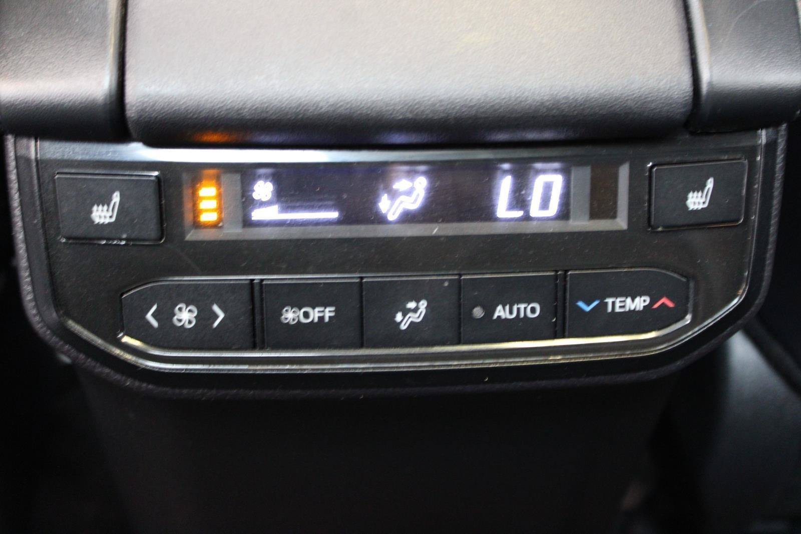 Used 2024 Toyota Highlander Platinum AWD/4WD image 30