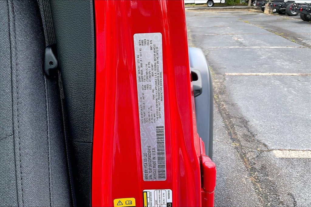 Used 2024 Jeep Wrangler Unlimited Rubicon w/ Safety Group AWD/4WD image 21