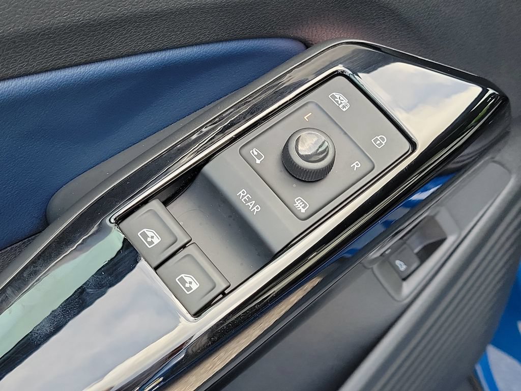 Certified 2025 Volkswagen ID.4 Pro S Plus AWD/4WD image 18