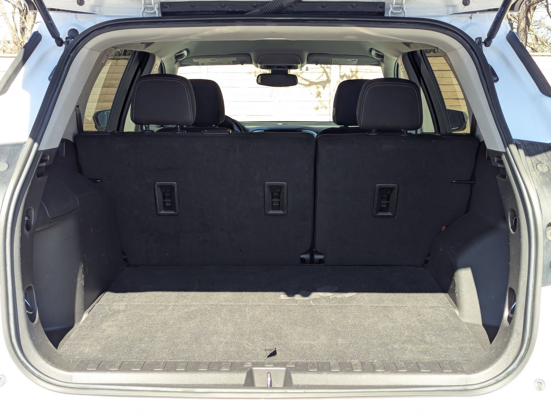 Used 2024 GMC Terrain SLE image 24