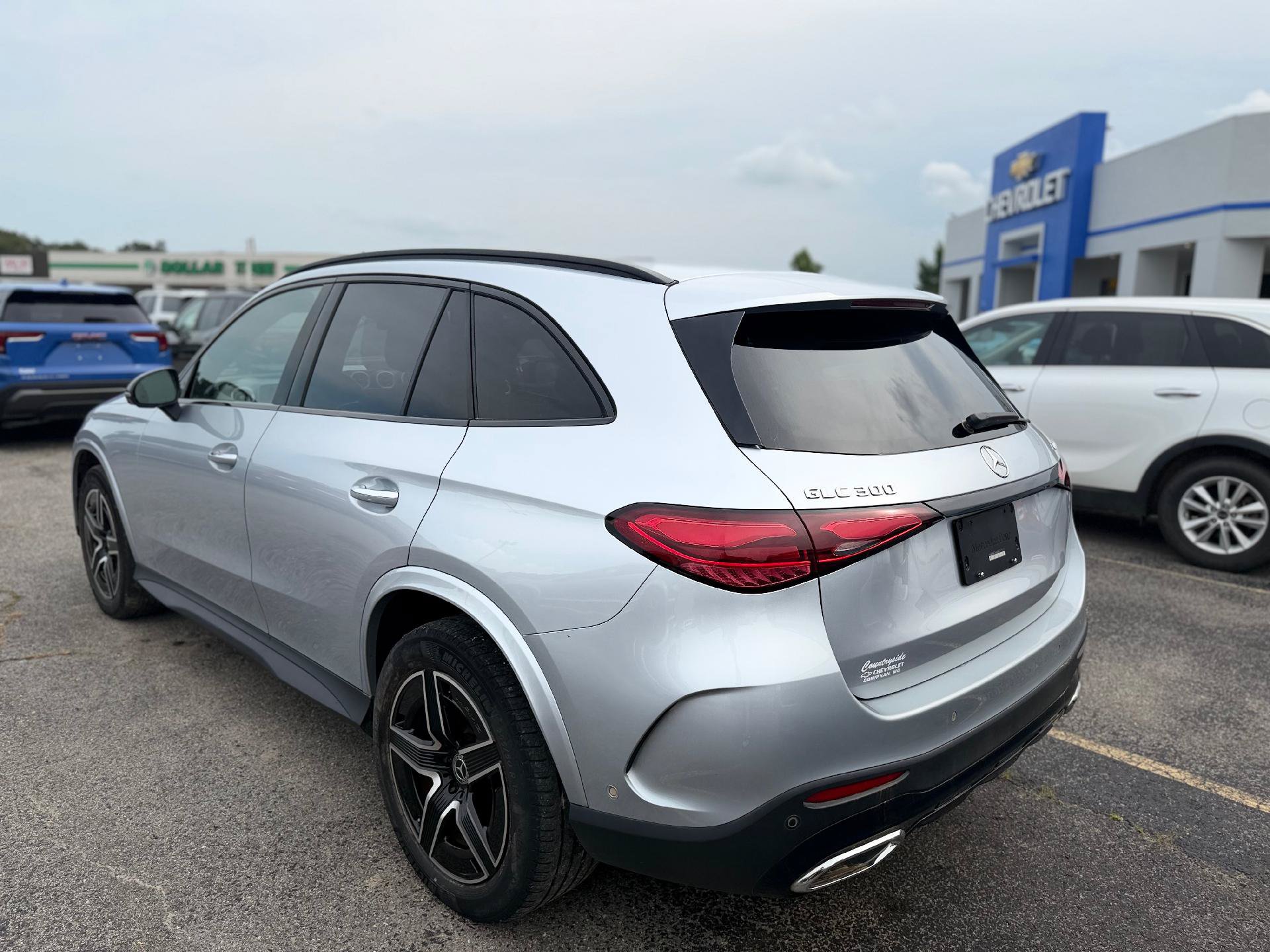 Used 2023 Mercedes-Benz GLC 300 4MATIC w/ Pinnacle Trim Package image 5