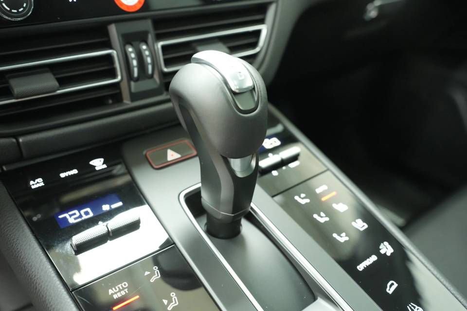 Certified 2026 Porsche Macan AWD/4WD image 24