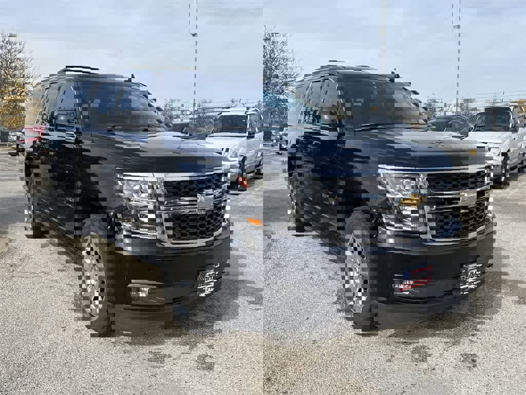 Used 2018 Chevrolet Suburban LT image 6