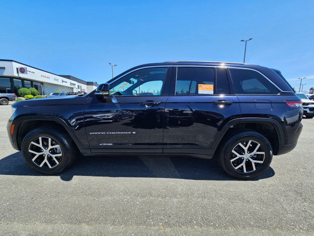 Certified 2024 Jeep Grand Cherokee Limited w/ Luxury Tech Group II AWD/4WD image 6