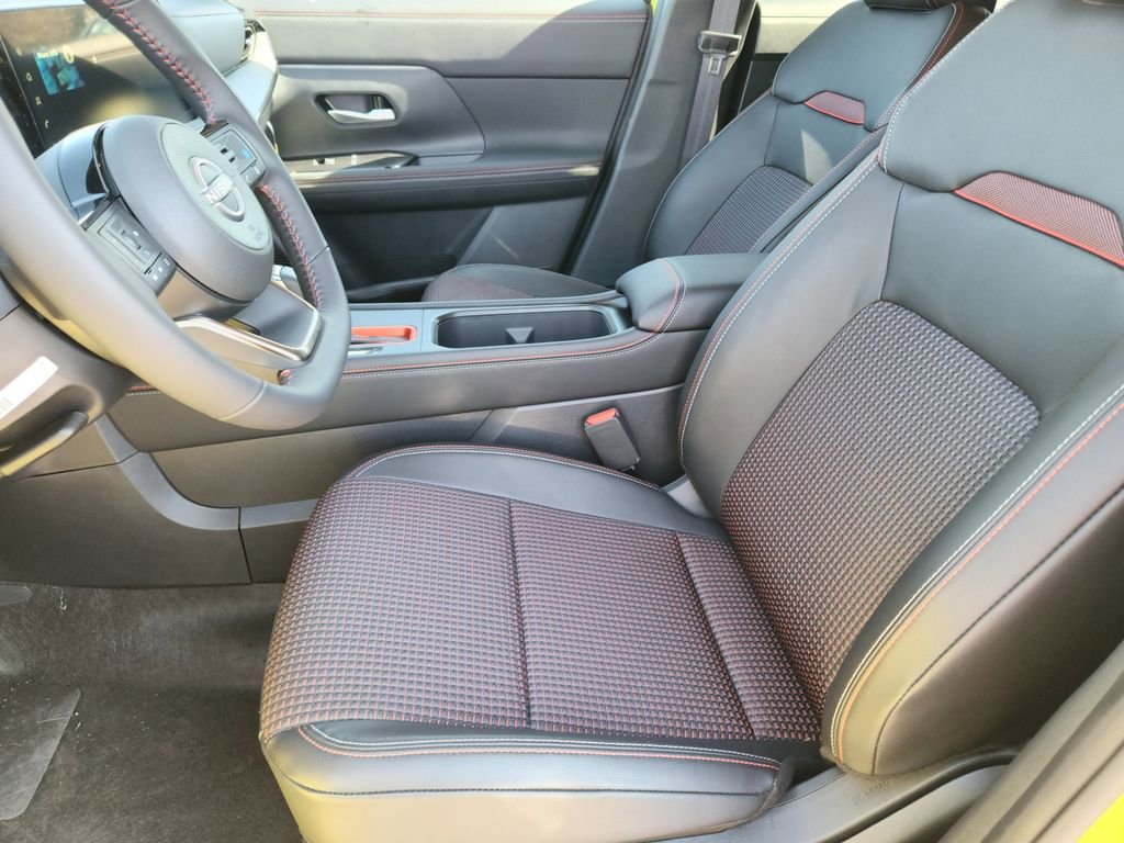 New 2025 Nissan Kicks SR w/ Illumination Package image 9