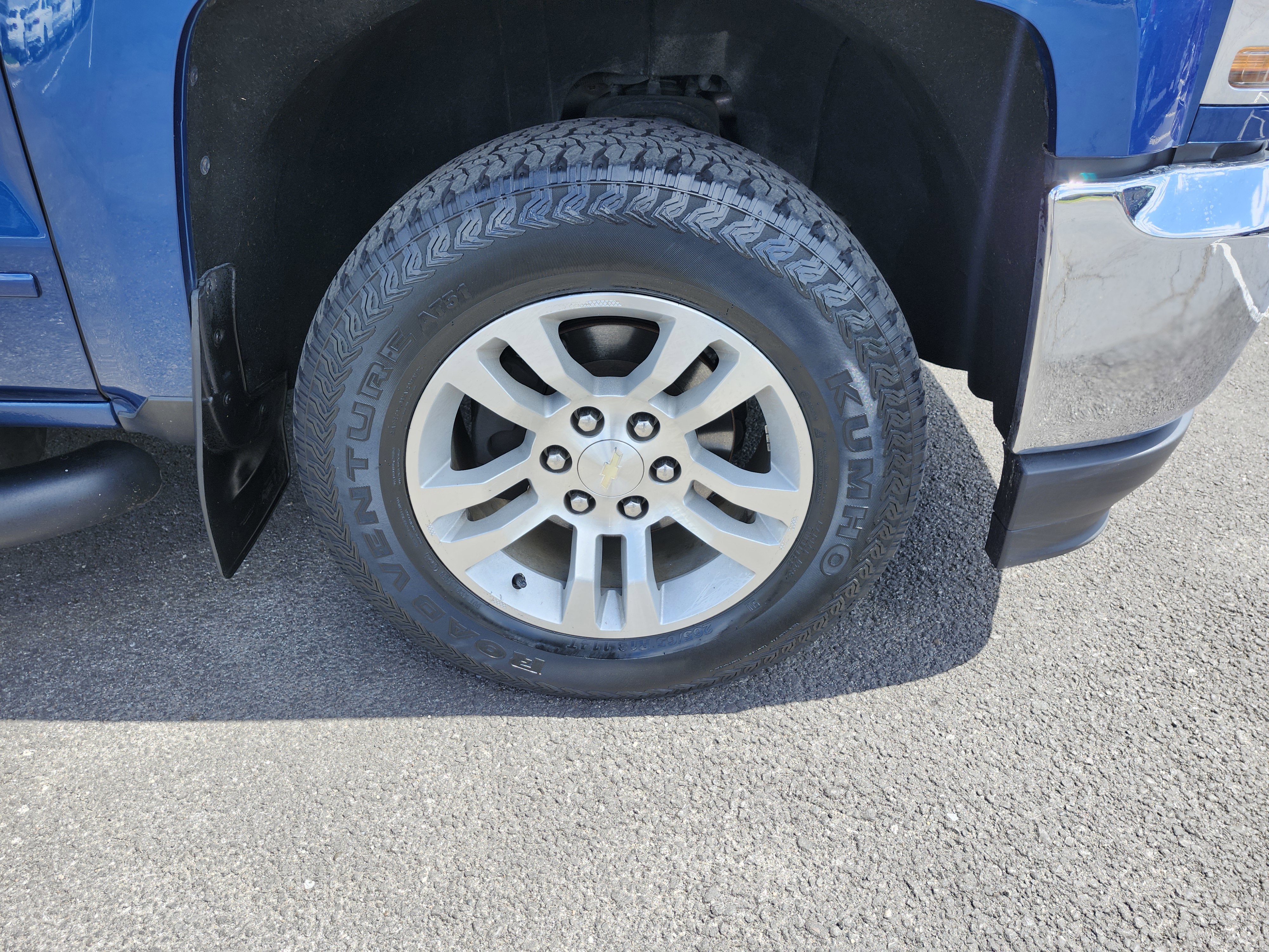 Used 2018 Chevrolet Silverado 1500 LT w/ All Star Edition image 11