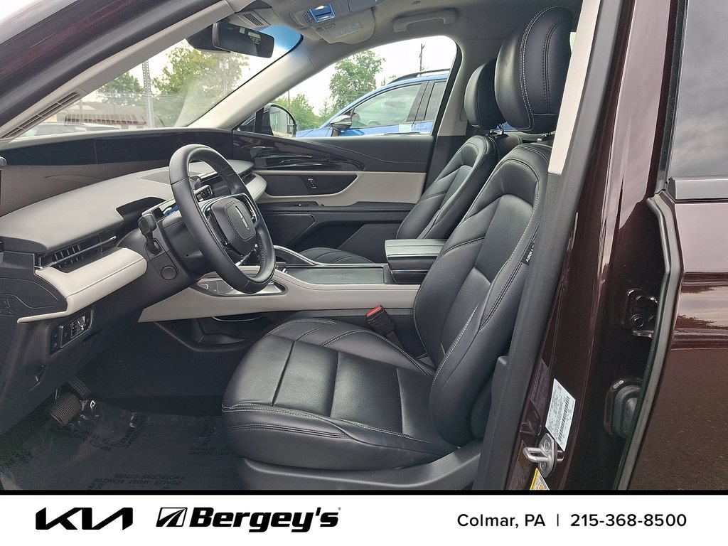 Used 2024 Lincoln Nautilus Premier AWD/4WD image 16