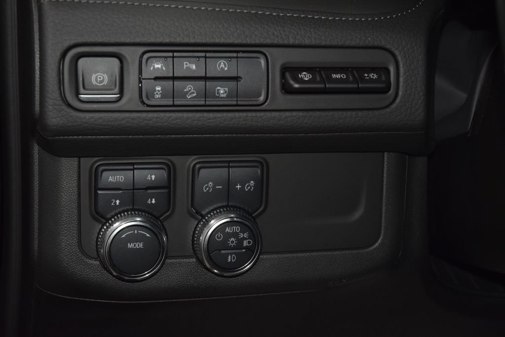 Used 2024 GMC Yukon XL Denali AWD/4WD image 37