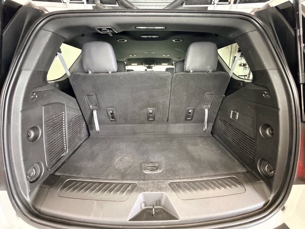 Used 2023 GMC Yukon SLE AWD/4WD image 8